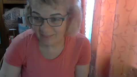 Olivia Mia online show from 05/20/26, 10:21