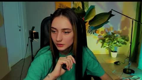 olivia_norton_ online show from 09/22/25, 01:57