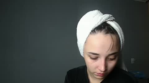 Olivia online show from 10/04/25, 10:08