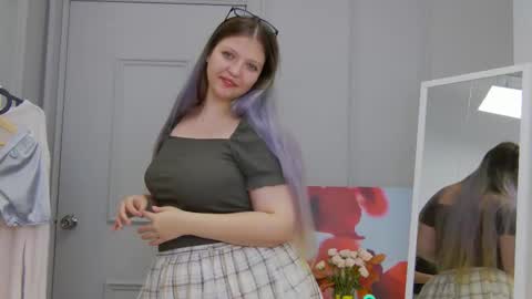 Snapshot of olivia_osuna chatting on 11/03/25, 11:44 Viva online show from 11/03/25, 11:44