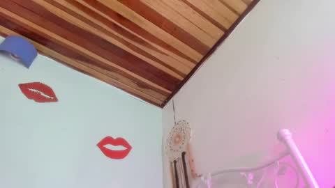 Snapshot of olivia_pretty_ chatting on 02/12/25, 01:30 olivia_pretty_ online show from 02/12/25, 01:30