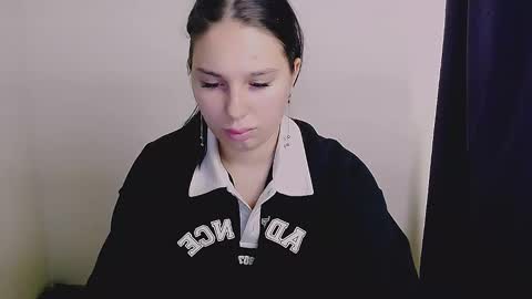 Snapshot of olivia_red_ chatting on 09/25/25, 03:54 Olivia online show from 09/25/25, 03:54