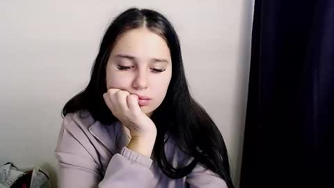 Olivia online show from 11/05/25, 07:41