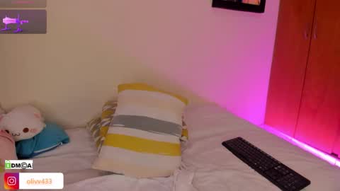 Snapshot of olivia_s19 chatting on 10/19/25, 03:40 olivia_s19 online show from 10/19/25, 03:40