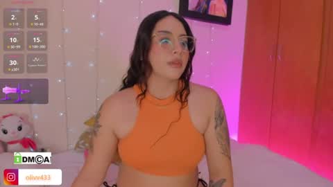 olivia_s19 online show from 06/25/26, 02:44