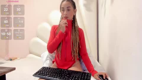 Olivia online show from 02/28/25, 08:39