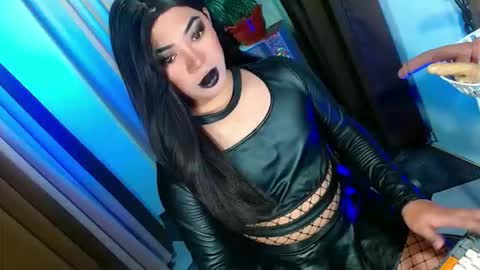 Snapshot of olivia_the_temptress27 chatting on 09/19/25, 09:11 Miss OLIVIA online show from 09/19/25, 09:11