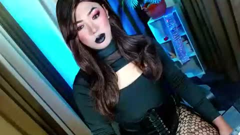 Snapshot of olivia_the_temptress27 chatting on 10/26/25, 08:09 Miss OLIVIA online show from 10/26/25, 08:09