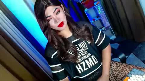 Snapshot of olivia_the_temptress27 chatting on 10/28/25, 03:36 Miss OLIVIA online show from 10/28/25, 03:36