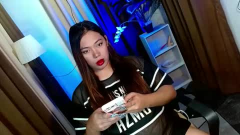 Snapshot of olivia_the_temptress27 chatting on 12/04/25, 10:02 Miss OLIVIA online show from 12/04/25, 10:02