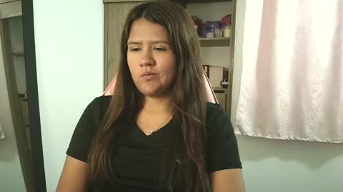 Snapshot of olivia_watson_ chatting on 10/10/25, 12:37 Olivia online show from 10/10/25, 12:37