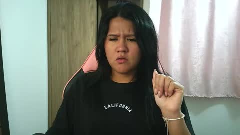 Snapshot of olivia_watson_ chatting on 11/04/25, 12:26 Olivia online show from 11/04/25, 12:26