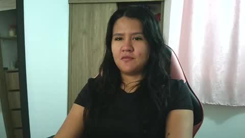 Snapshot of olivia_watson_ chatting on 11/12/25, 01:33 Olivia online show from 11/12/25, 01:33