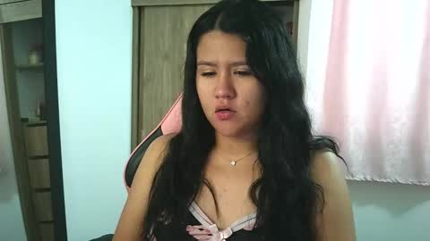 Snapshot of olivia_watson_ chatting on 11/15/25, 01:51 Olivia online show from 11/15/25, 01:51