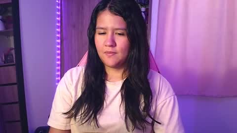 Snapshot of olivia_watson_ chatting on 11/23/25, 01:00 Olivia online show from 11/23/25, 01:00