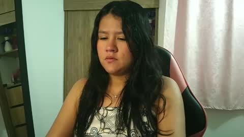 Snapshot of olivia_watson_ chatting on 11/24/25, 12:49 Olivia online show from 11/24/25, 12:49