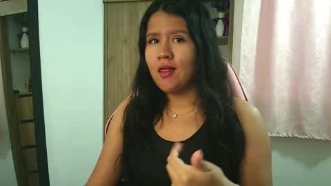 Snapshot of olivia_watson_ chatting on 11/28/25, 12:52 Olivia online show from 11/28/25, 12:52