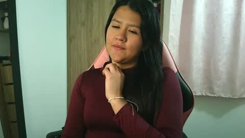 Snapshot of olivia_watson_ chatting on 12/01/25, 12:32 Olivia online show from 12/01/25, 12:32