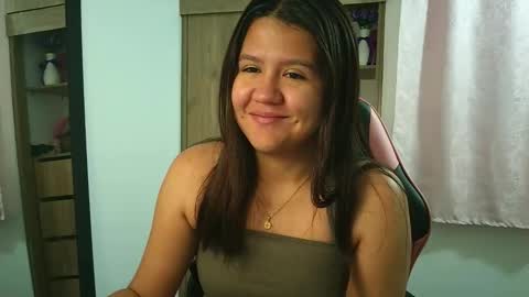 Snapshot of olivia_watson_ chatting on 12/15/25, 12:31 Olivia online show from 12/15/25, 12:31