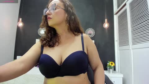 olivia online show from 12/24/24, 01:49