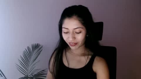 oliviaaa__ online show from 04/28/26, 04:23