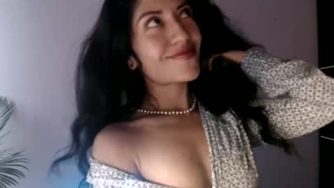 oliviaaa__ online show from 05/12/26, 04:59