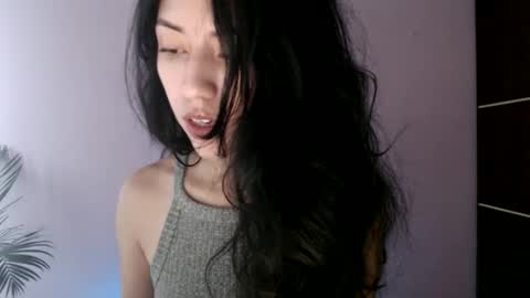 oliviaaa__ online show from 05/20/26, 04:57
