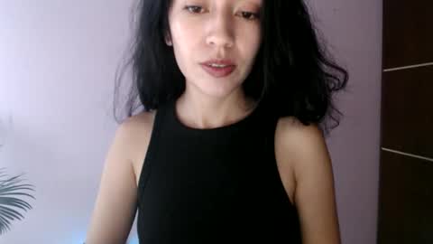 oliviaaa__ online show from 05/26/26, 04:25