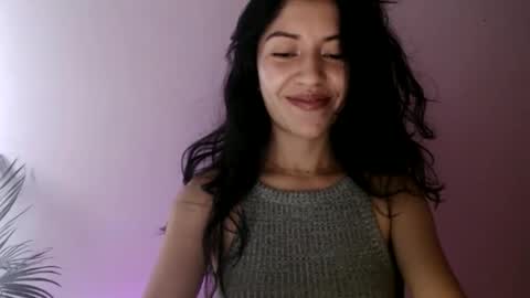 oliviaaa__ online show from 05/28/26, 04:37