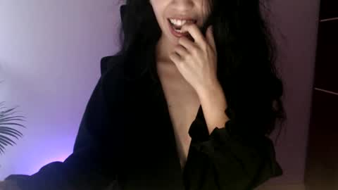 oliviaaa__ online show from 06/04/26, 04:24