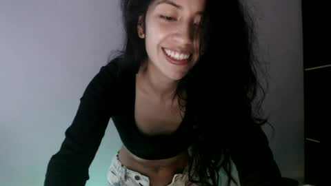 oliviaaa__ online show from 06/11/26, 05:44