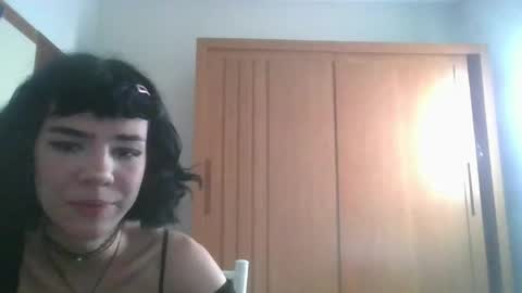 Snapshot of oliviaclueseap chatting on 05/05/26, 04:48 oliviaclueseap online show from 05/05/26, 04:48