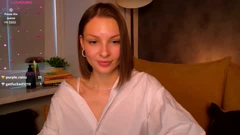 Snapshot of oliviaduvall chatting on 10/16/25, 05:30 Miss Olivia Duvall online show from 10/16/25, 05:30