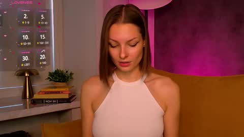 Snapshot of oliviaduvall chatting on 10/19/25, 04:13 Miss Olivia Duvall online show from 10/19/25, 04:13