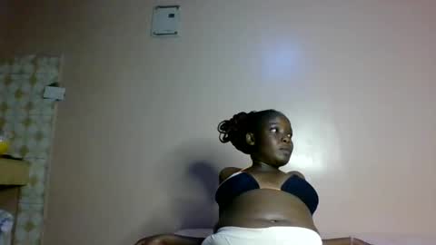 Snapshot of oliviah_1 chatting on 10/13/25, 10:32 oliviah_1 online show from 10/13/25, 10:32