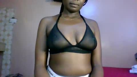 Snapshot of oliviah_1 chatting on 10/22/25, 07:08 oliviah_1 online show from 10/22/25, 07:08