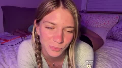 Olivia online show from 09/30/25, 03:33