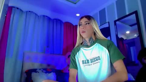 oliviahot01 online show from 05/25/26, 01:22