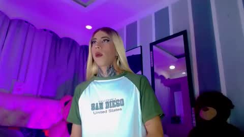 oliviahot01 online show from 06/08/26, 01:20