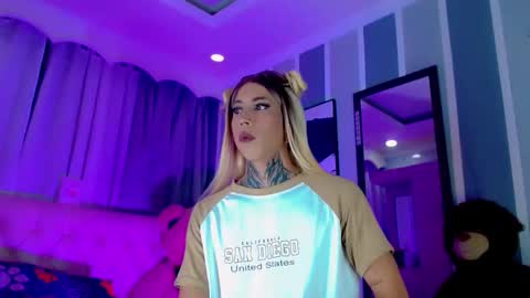 oliviahot01 online show from 06/11/26, 01:38