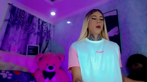 oliviahot01 online show from 06/28/26, 01:22