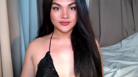 oliviahot22 online show from 12/18/24, 12:21