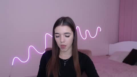 Snapshot of olivialimm chatting on 12/03/24, 09:01 Olivia online show from 12/03/24, 09:01