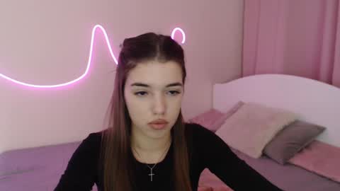 Snapshot of olivialimm chatting on 12/19/24, 10:32 Olivia online show from 12/19/24, 10:32