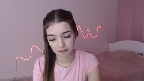 Snapshot of olivialimm chatting on 12/20/24, 06:13 Olivia online show from 12/20/24, 06:13