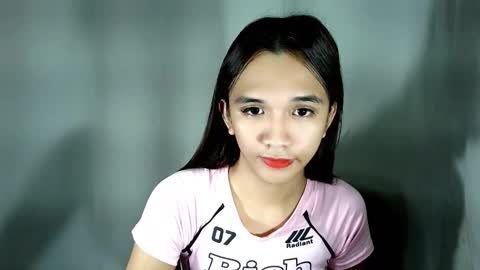 Snapshot of olivianiczxasshieerrraa6 chatting on 10/04/25, 03:15 NICOLE online show from 10/04/25, 03:15