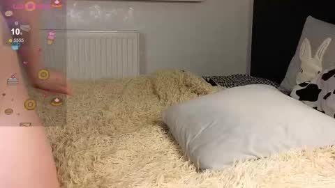 Olivia online show from 10/22/25, 10:09