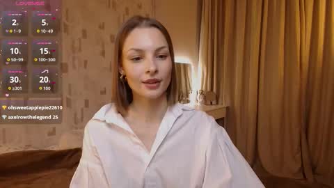 Snapshot of oliviapage chatting on 09/14/25, 05:17 Olivia Page online show from 09/14/25, 05:17