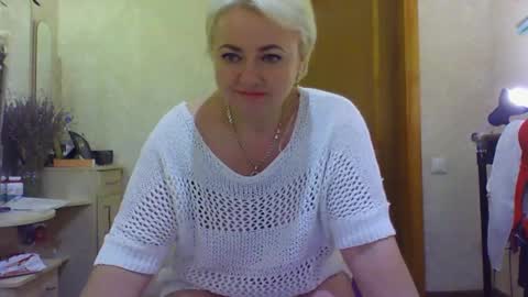 oliviaparadise online show from 01/01/25, 01:05