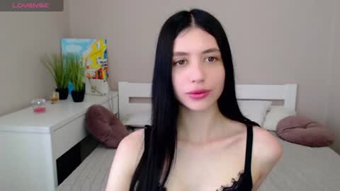 oliviarichi online show from 06/25/26, 07:02